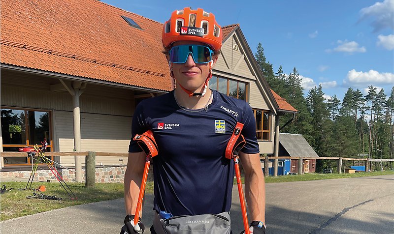 Juniorstjärnan Jonatan Lindberg är tillbaka i laget när VM och världscupen nu intar Val di Fiemme.